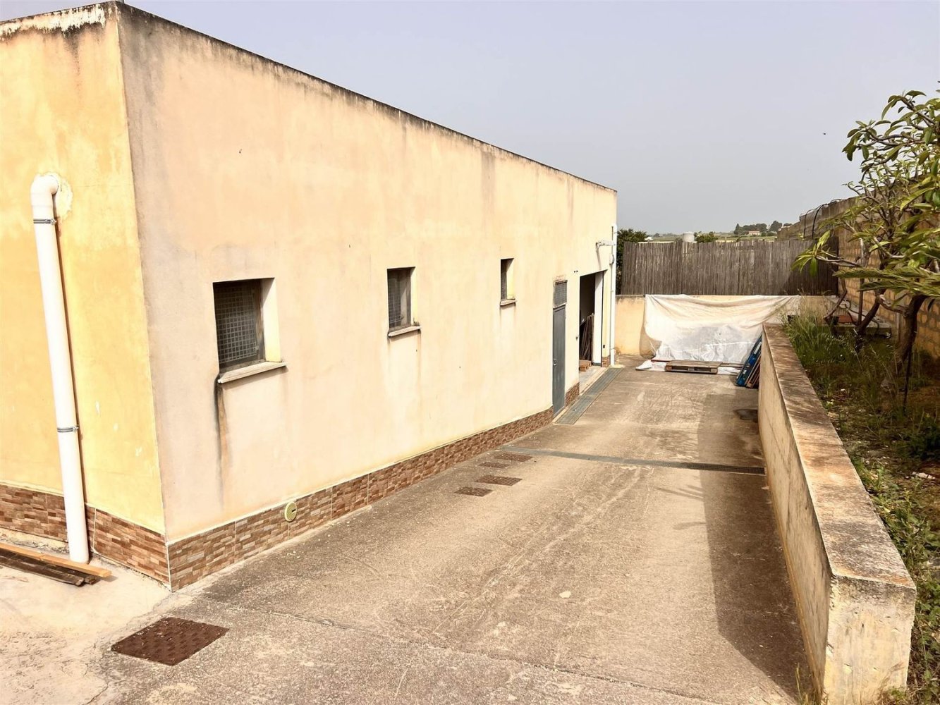 Lagerhaus in Menfi, Italy 250m², Nr. 141949