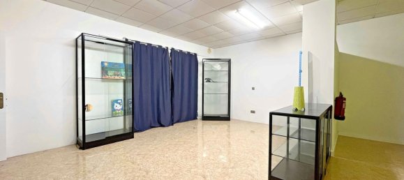 132m² Commercial property in Mino, Spain No. 50459 5