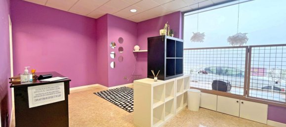 132m² Commercial property in Mino, Spain No. 50459 6