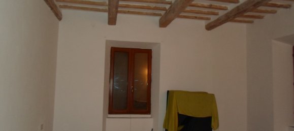 5 rooms House in Comunanza, Italy No. 142148 6