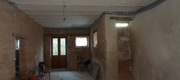 5 rooms House in Comunanza, Italy No. 142148 16