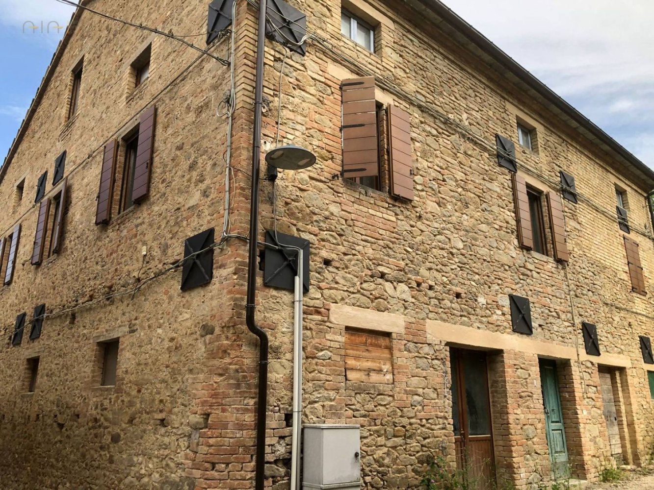 5 rooms House in Comunanza, Italy No. 142148