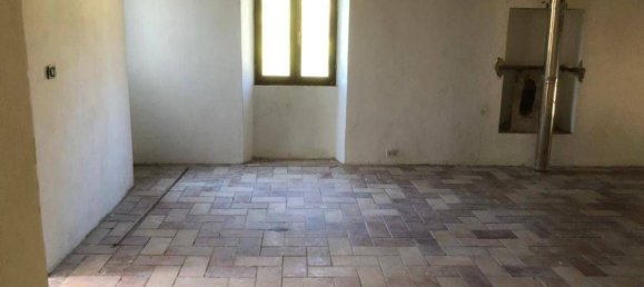 5 rooms House in Comunanza, Italy No. 142148 3