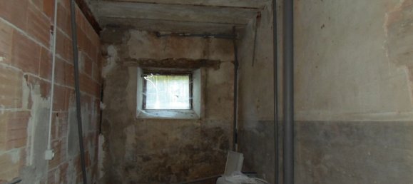 5 rooms House in Comunanza, Italy No. 142148 22