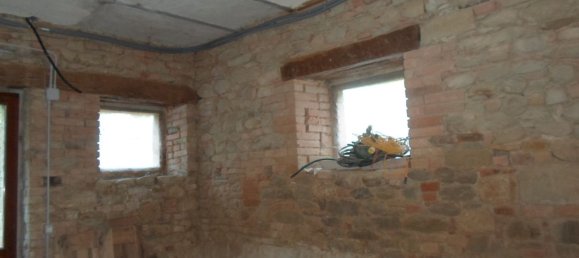 5 rooms House in Comunanza, Italy No. 142148 11