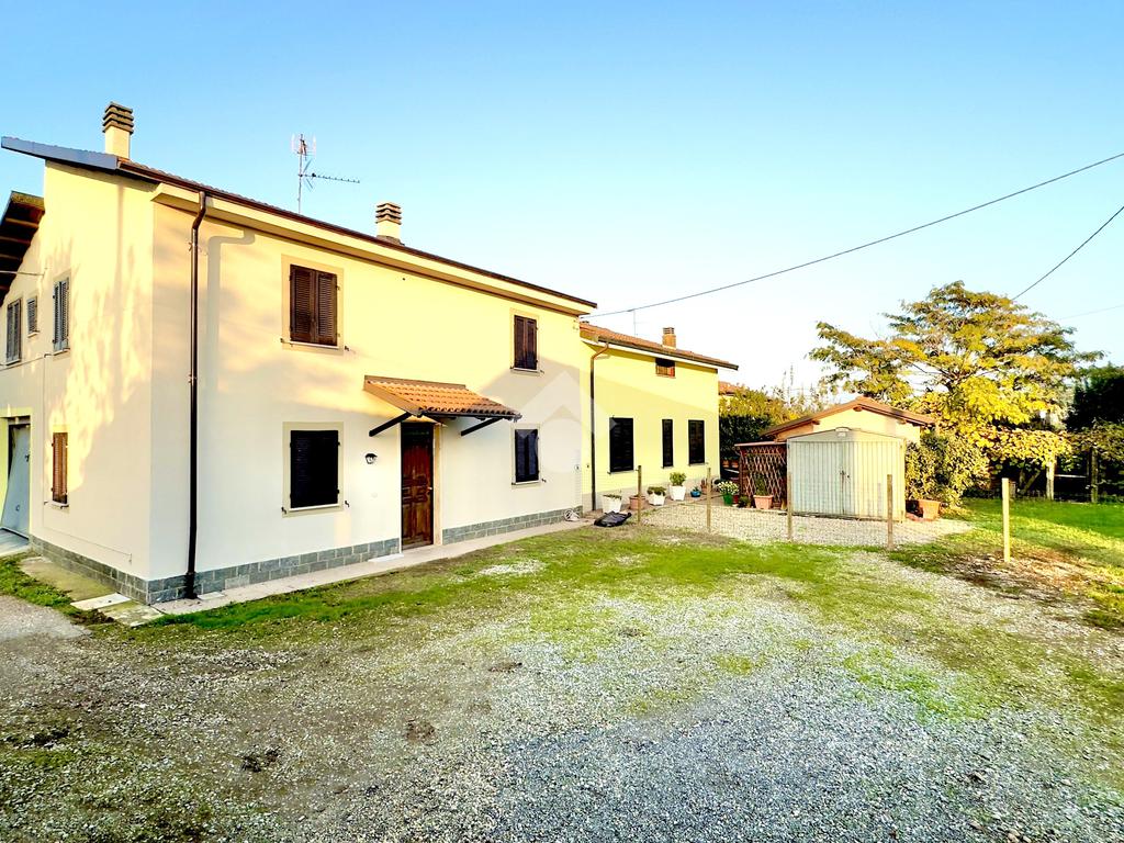 Casa T2 em Tortona, Italy N.º 33953