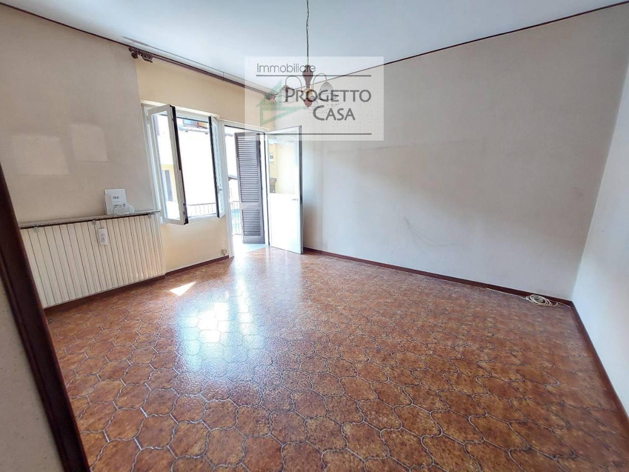 4 rooms Apartment in Omegna, Italy No. 19992
