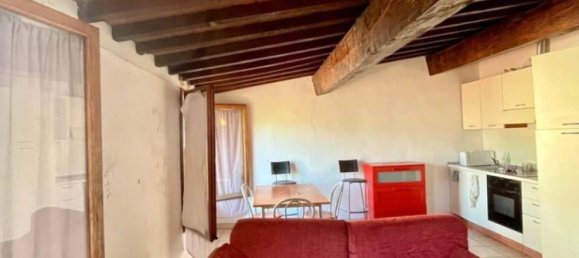 1 bedroom Apartment in Florence, Italy No. 330094 2