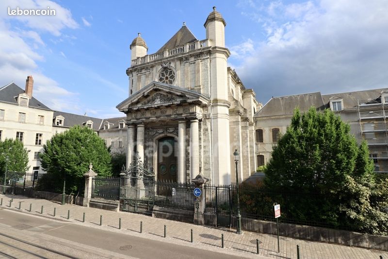 2 bedrooms Apartment in Orleans, France No. 76603