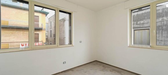 3غرفة شقة في Palo del Colle, Italy رقم 39357 6