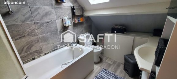 2 bedrooms Duplex in Vaureal, France No. 359150 3