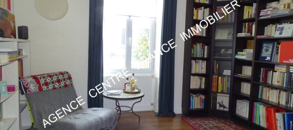 2 bedrooms House in Bourges, France No. 40057 2