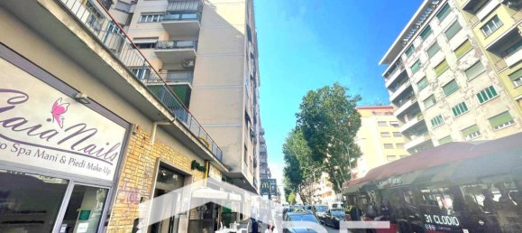 2 rooms Office in Rome, Italy No. 298645 22