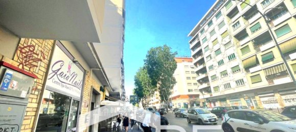 2 rooms Office in Rome, Italy No. 298645 5