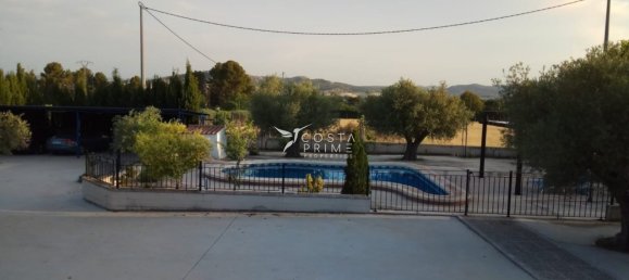 4 bedrooms House in Yecla, Spain No. 94856 3