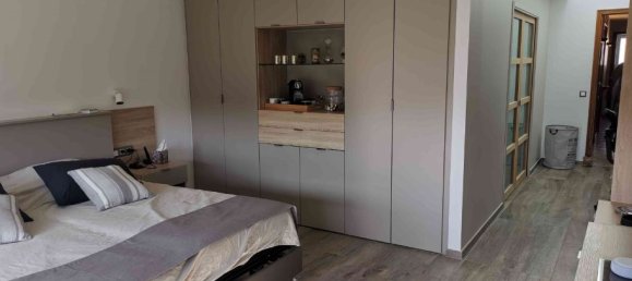 3 bedrooms House in Rosny-sous-Bois, France No. 180912 2