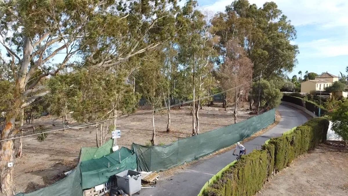  Land in Estepona, Spain No. 191134