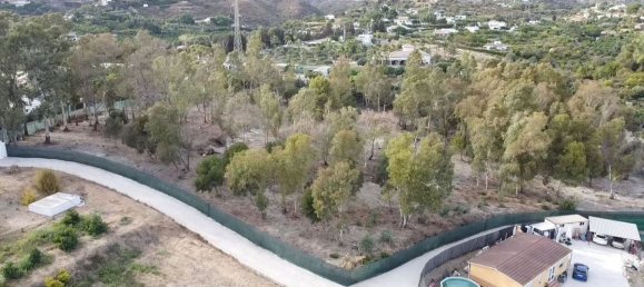  Land in Estepona, Spain No. 191134 9