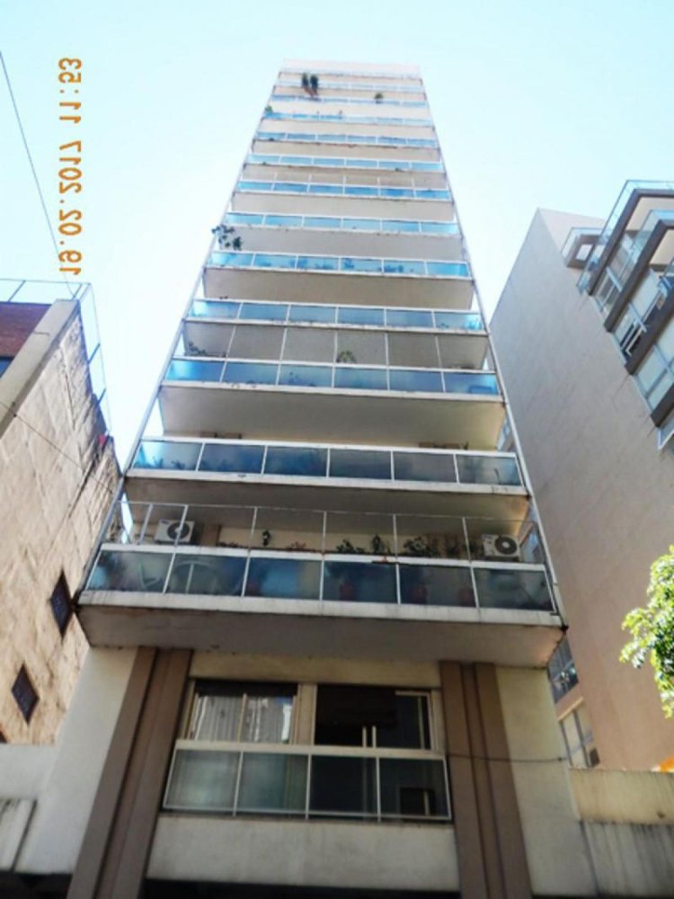 Apartamento de 3 dormitorios en Buenos Aires, Argentina No. 87336