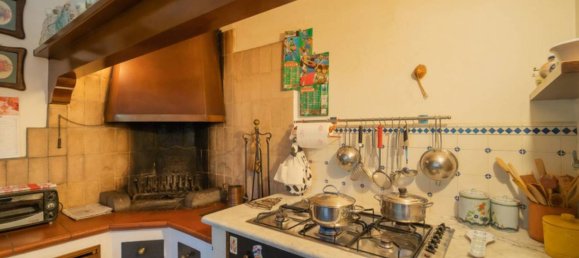 5 bedrooms Villa in Serravalle Pistoiese, Italy No. 143172 9