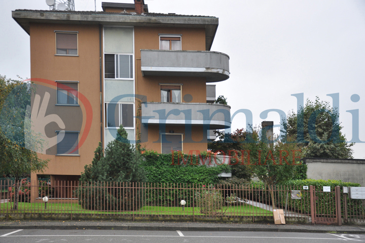 3غرفة شقة في Belgioioso, Italy رقم 112302