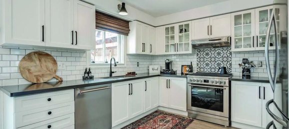 4 bedrooms House in Burlington, Canada No. 939 11