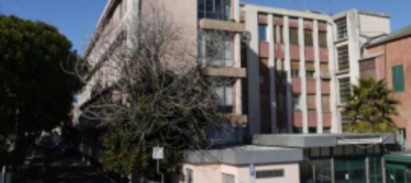 675m² Commercial property in Albenga, Italy No. 301909 4