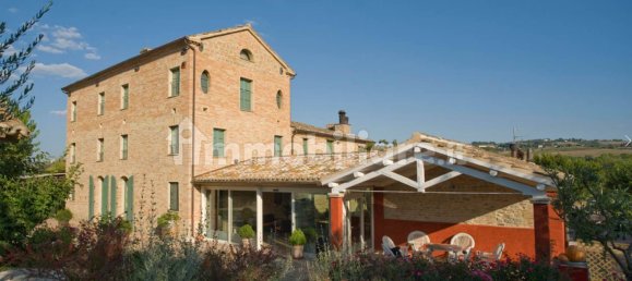 5-Zimmer Gewerbliche Immobilie in Serra de' Conti, Italy, Nr. 225876 3