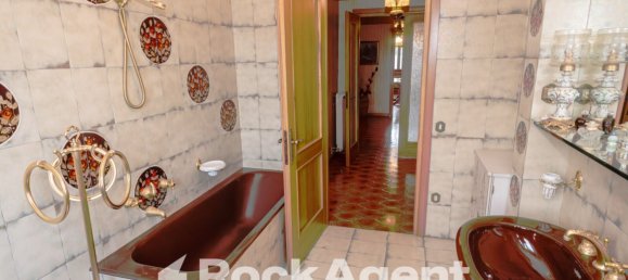 6 rooms Apartment in Viterbo, Italy No. 12684 17