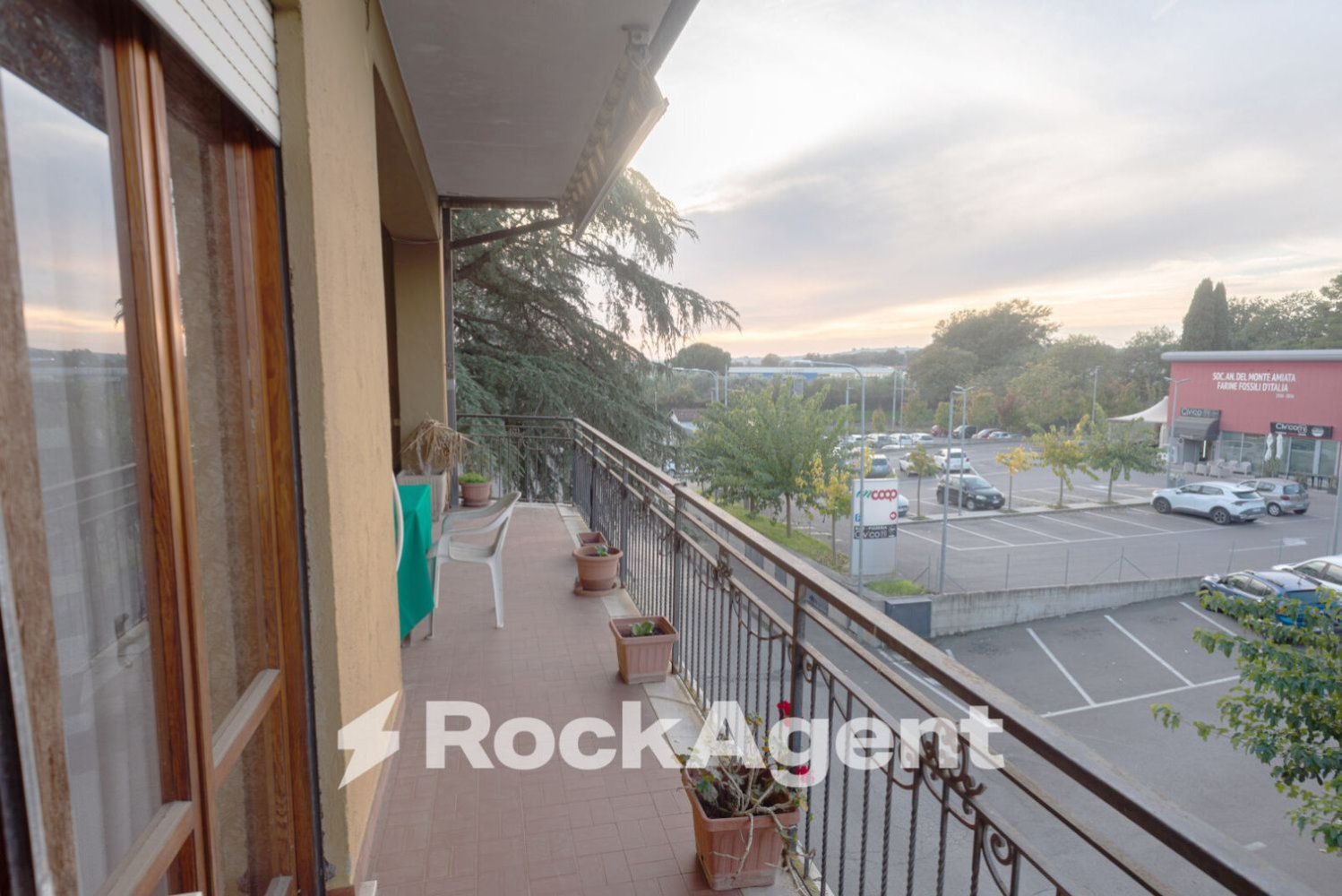 6 rooms Apartment in Viterbo, Italy No. 12684