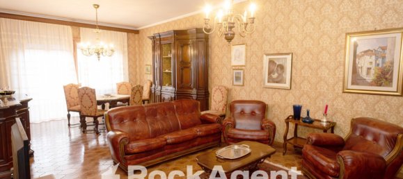 6 rooms Apartment in Viterbo, Italy No. 12684 3