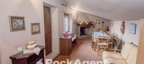 6 rooms Apartment in Viterbo, Italy No. 12684 23