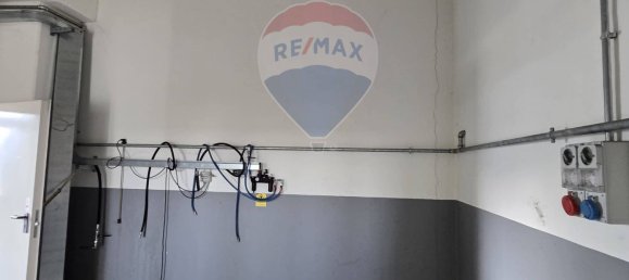 Коммерческая недвижимость с 3 комнатами в Варесе, Италия № 380133 40