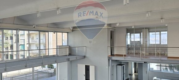 Коммерческая недвижимость с 3 комнатами в Варесе, Италия № 380133 19