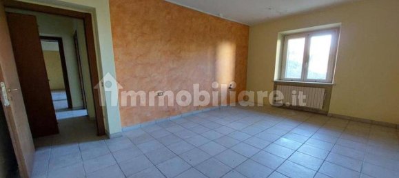 Квартира с 2 спальнями в Монтесильвано, Италия № 339782 3