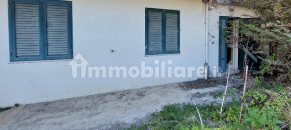 Квартира с 2 спальнями в Монтесильвано, Италия № 339782 11