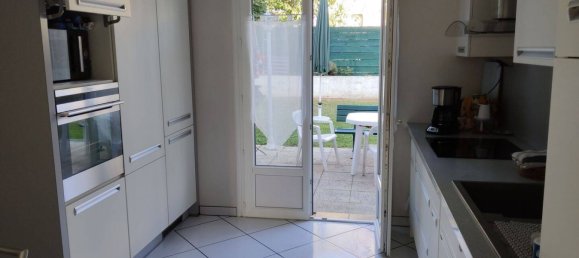 Дом с 5 спальнями в Лонжюмо, Франция № 333654 6