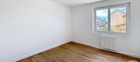 2 bedrooms House in Montpon-Menesterol, France No. 103899 3