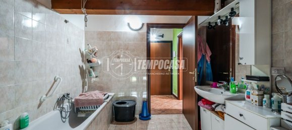 3 rooms Apartment in Medesano, Italy No. 191222 8