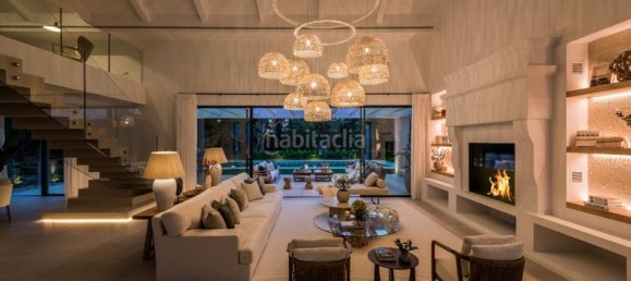 5 bedrooms Villa in Estepona, Spain No. 33412 20