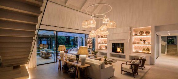 5 bedrooms Villa in Estepona, Spain No. 33412 17