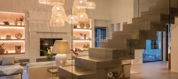 5 bedrooms Villa in Estepona, Spain No. 33412 21