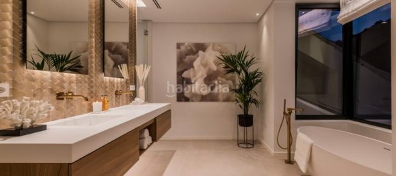 5 bedrooms Villa in Estepona, Spain No. 33412 31