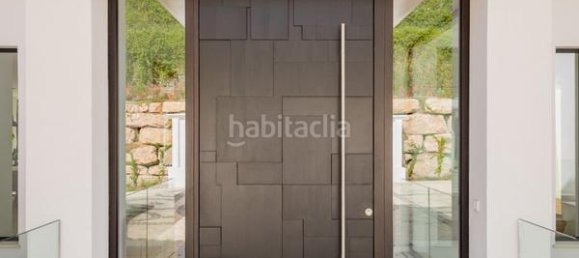 5 bedrooms Villa in Estepona, Spain No. 33412 42