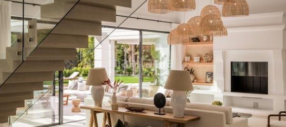 5 bedrooms Villa in Estepona, Spain No. 33412 35