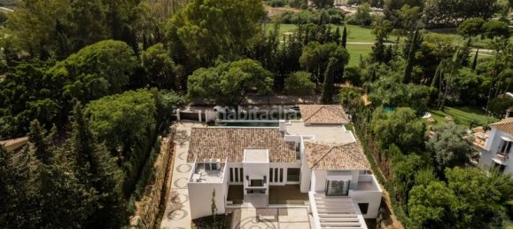 5 bedrooms Villa in Estepona, Spain No. 33412 14