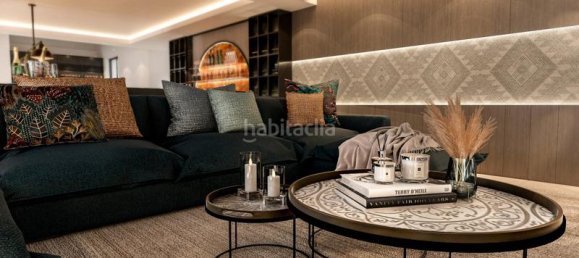 5 bedrooms Villa in Estepona, Spain No. 33412 30