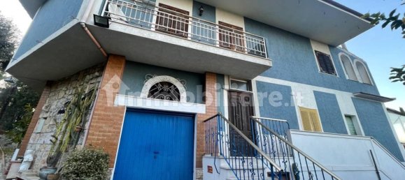 5-Zimmer Gebäude in Vico del Gargano, Italy, Nr. 21429 2