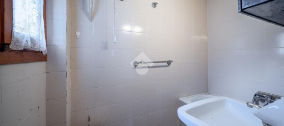 7 rooms House in Bosco Chiesanuova, Italy No. 4685 16