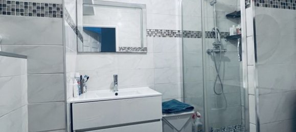 3 غرف نوم منزل ذو طابقين في Bobigny, France رقم 175353 8